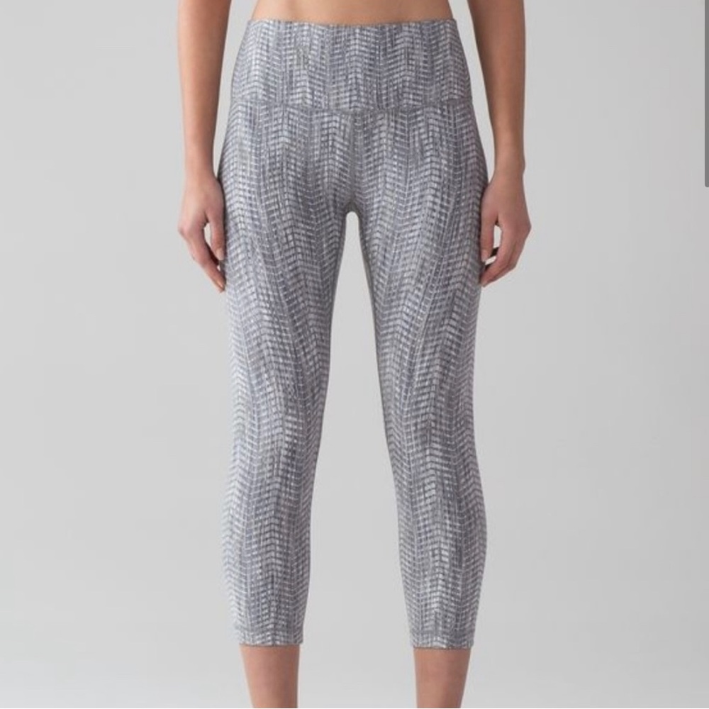 Lululemon Align Leggings 21” size 6